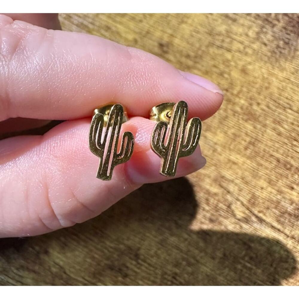 ☀️3/$10 BUNDLE!!☀️ Cactus Gold Plated Stud Earrings Fashion Jewelry